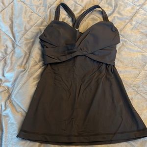 Lululemon tank with built in support size 6 black